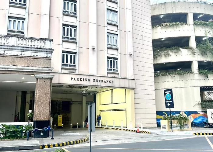 Staycation Near Airport Across Naia Terminal 3,13 Min Drive To Terminal 2 And 1, Vexy Condotel Located At 101 Newport 2* Manila