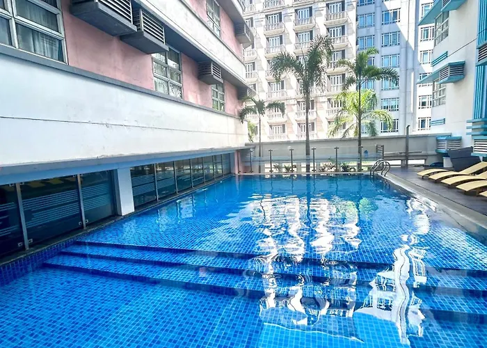 Staycation Near Airport Across Naia Terminal 3,13 Min Drive To Terminal 2 And 1, Vexy Condotel Located At 101 Newport