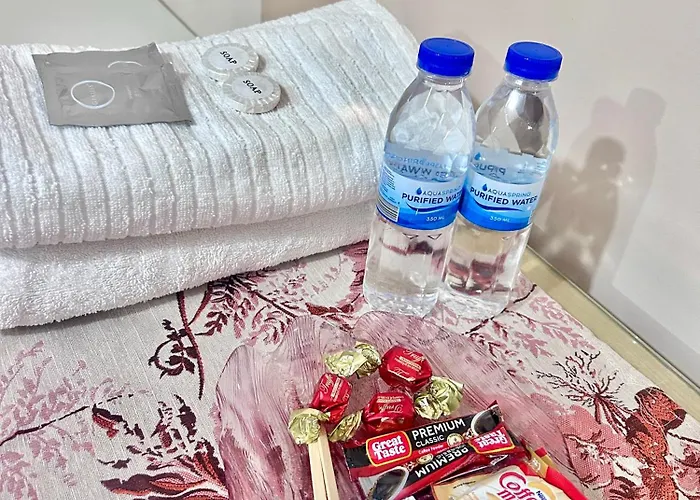Aparthotel Staycation Near Airport Across Naia Terminal 3,13 Min Drive To Terminal 2 And 1, Vexy Condotel Located At 101 Newport 2*