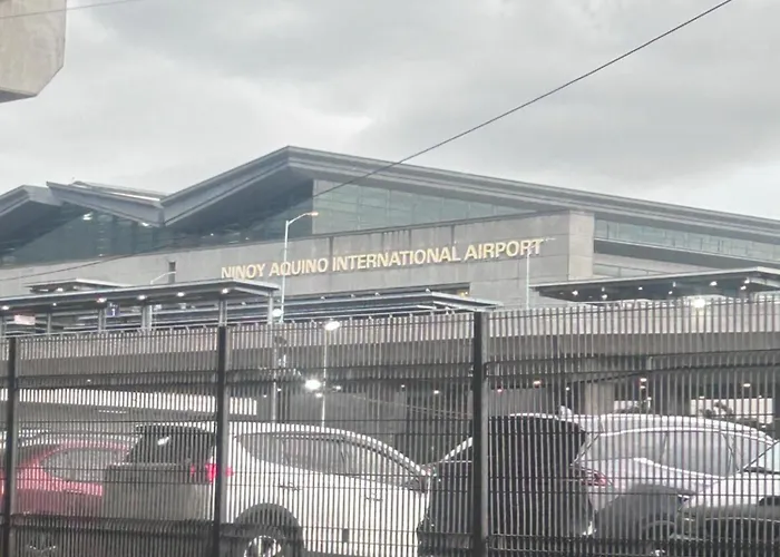 Staycation Near Airport Across Naia Terminal 3,13 Min Drive To Terminal 2 And 1, Vexy Condotel Located At 101 Newport Manila